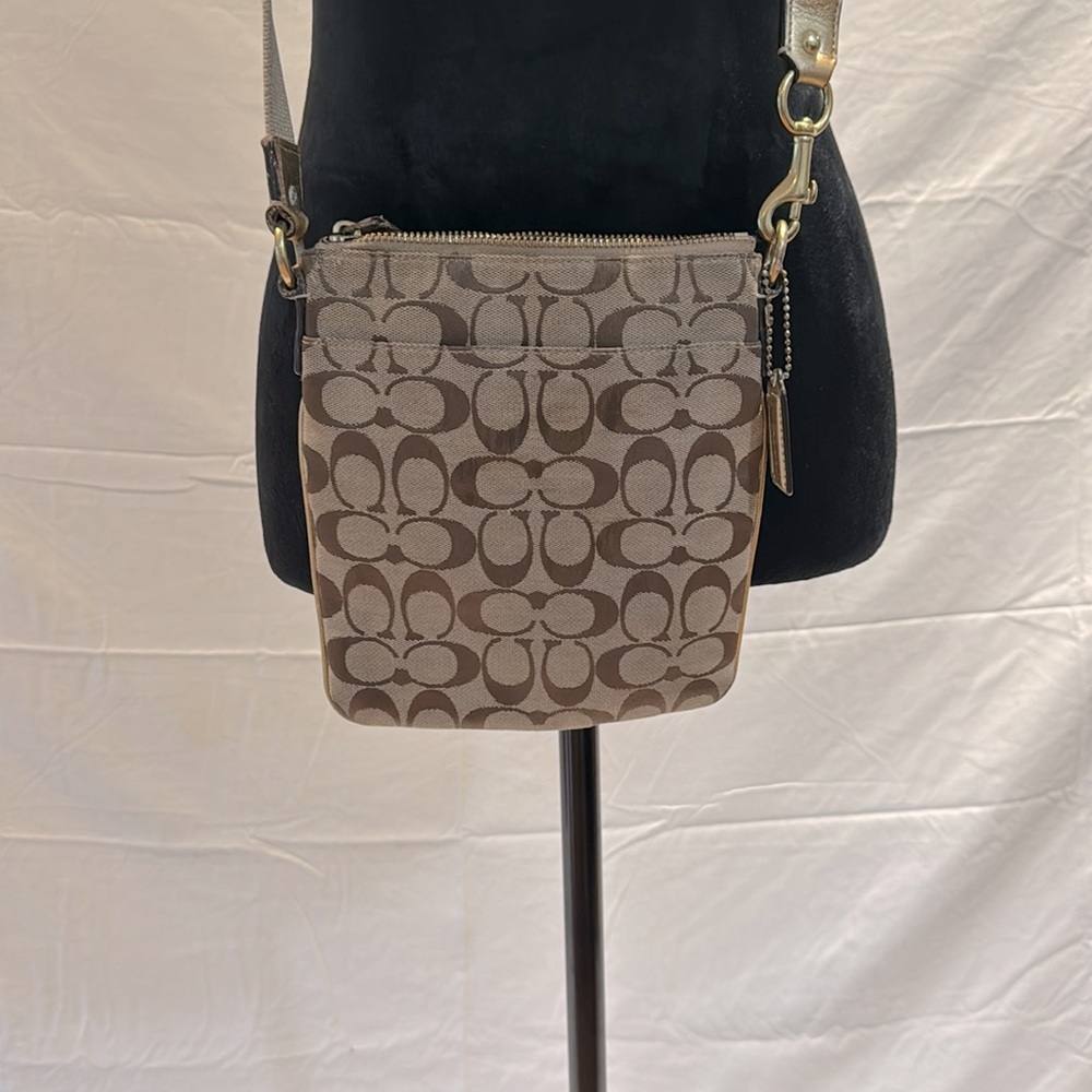 Coach Penelope Swingpack Purse - Picture 5 of 9